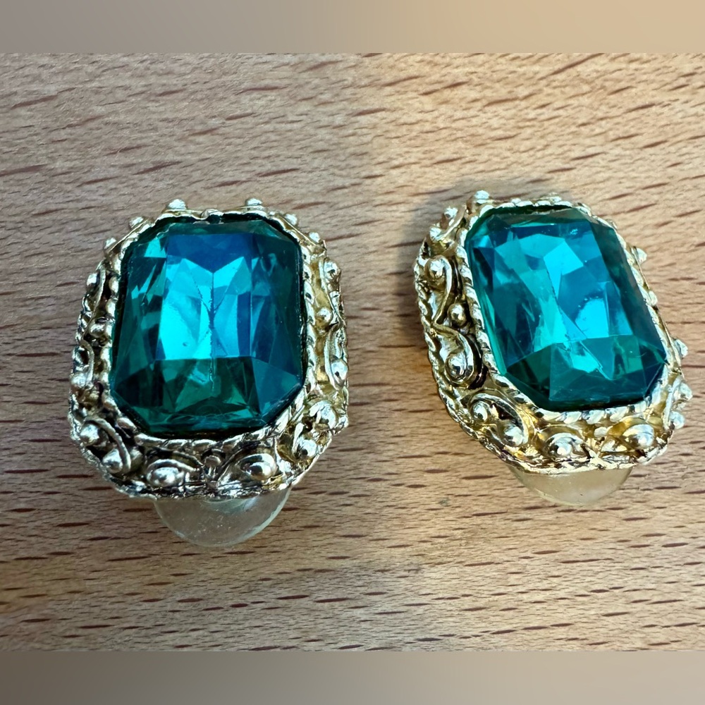 Vintage Tambetti Style Pierced Earrings – Gold Tone Designer Inspired Pair